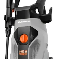 Hidrolavadora Daewoo 1400w color gris oscuro vista frontal con ruedas.