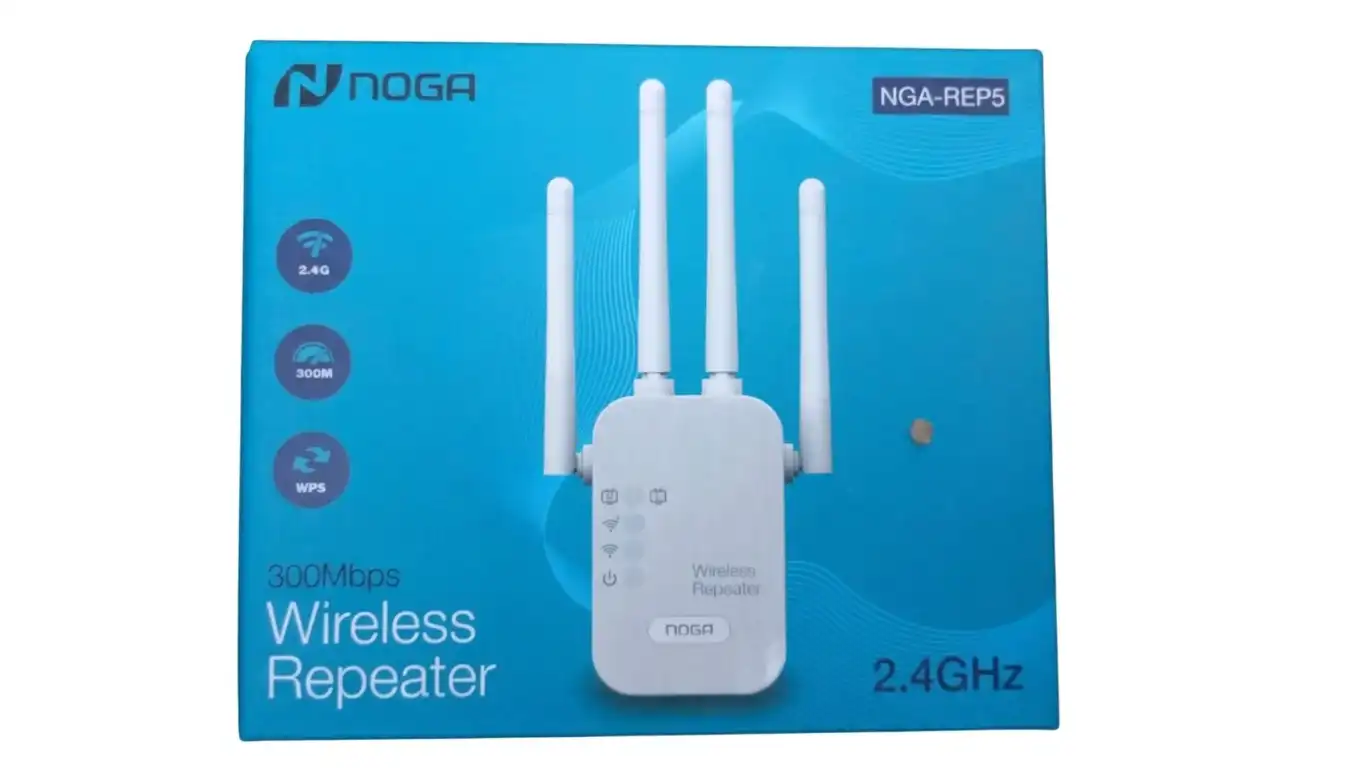 Repetidor WiFi Noga NGA-REP5 de 4 antenas color blanco sobre fondo neutro.