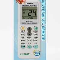 Control remoto universal para aire acondicionado sobre mesa listo para configurar en hogar moderno
