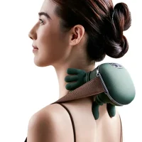 Masajeador cervical recargable Bolduke utilizado en cuello para relajación muscular